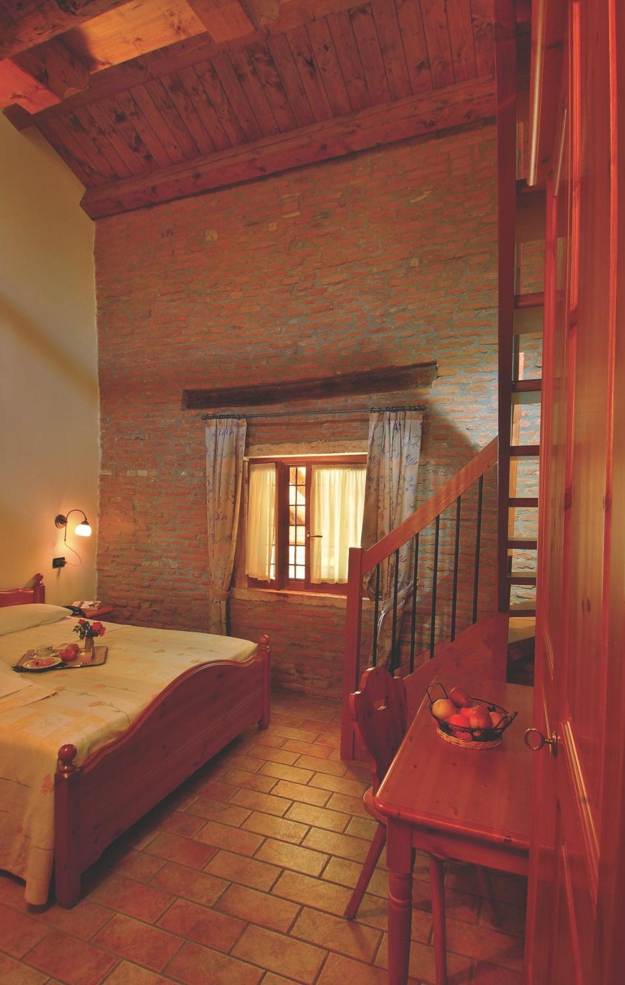 Il Palazzone Agroturismo *